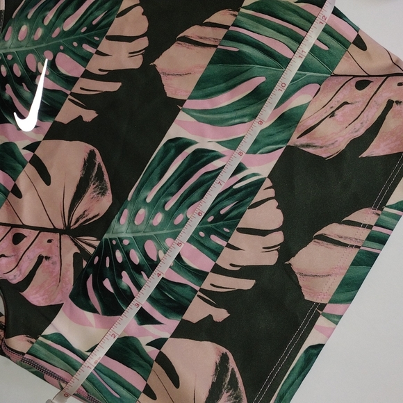 Nike Wide Neck Fast DRI FIT Palm Print Tank EUC Size XS - Picture 8 of 11